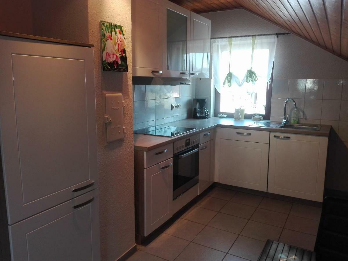 Obere Ferienwohnung Asshoff Zwischen Odenwald, Taubertal Und Bauland Berolzheim 외부 사진
